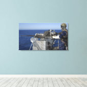 Een Amerikaanse marine Gunner's Mate Canvas Afdruk (Insitu (Houten vloer))