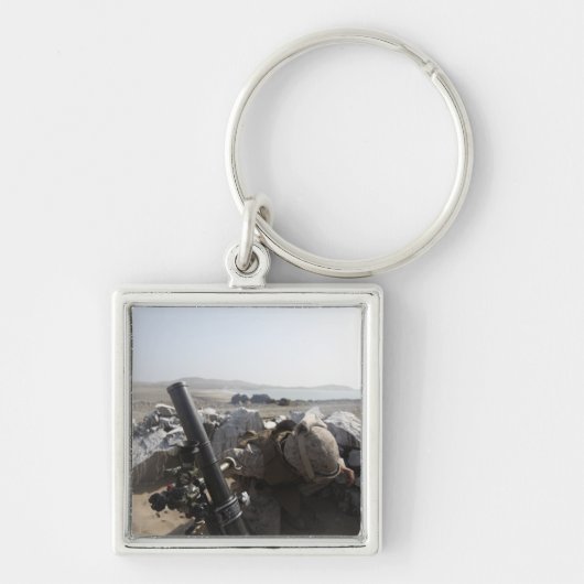 Een Amerikaanse marine vuurt een mortier in Salina Sleutelhanger (Voorkant)