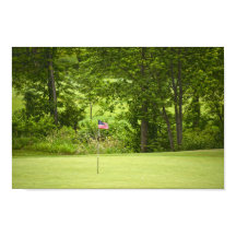 Een Amerikaanse vlag op een golf green