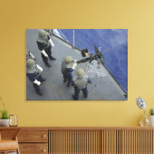 Een Amerikaanse zeeman vuurt een M2HB van 50 kalib Canvas Afdruk (Insitu (Woonkamer))