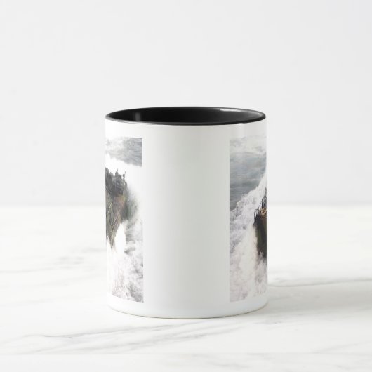 Een amfibievoertuig 2 mok (Midden)