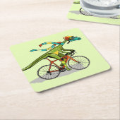 Een Anabisetia dinosaurus op de fiets. Kartonnen Onderzetters (Schuin)