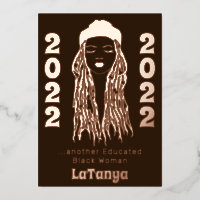 Een andere opgeleide Black Woman Locs 2022-Afstude