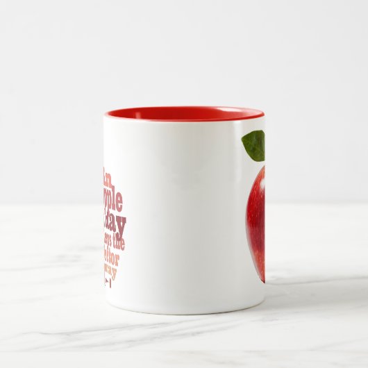 Een appel per dag tweekleurige koffiemok (Center)