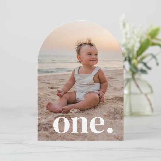 Eén Arched Photo First Birthday Kaart (Staand voorkant)