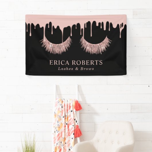 Een artistiek Roos met gouden streepjes met een mo Spandoek (Insitu)