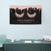 Een artistiek Roos met gouden streepjes met een mo Spandoek (Beurs)