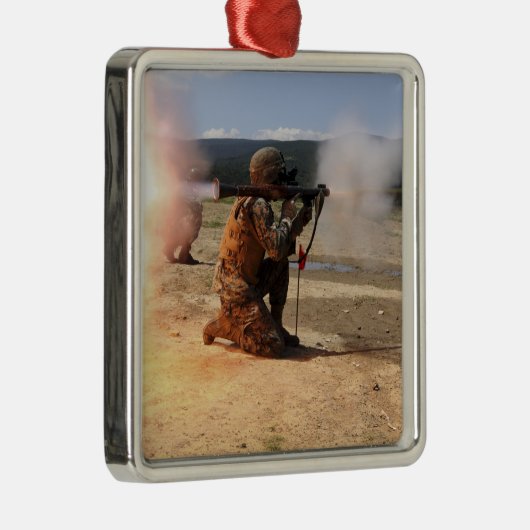 Een assaultman vuurt een Rocket Propted Grenade Metalen Ornament (Rechts)