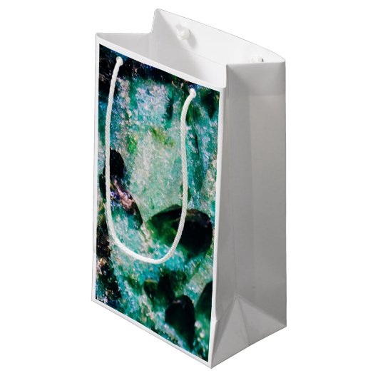 Een aura van smaragden klein cadeauzakje (Voorkant Gekanteld)