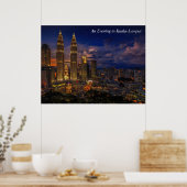 Een avond in Kuala-Lumpur nachtscene Poster (Keuken)