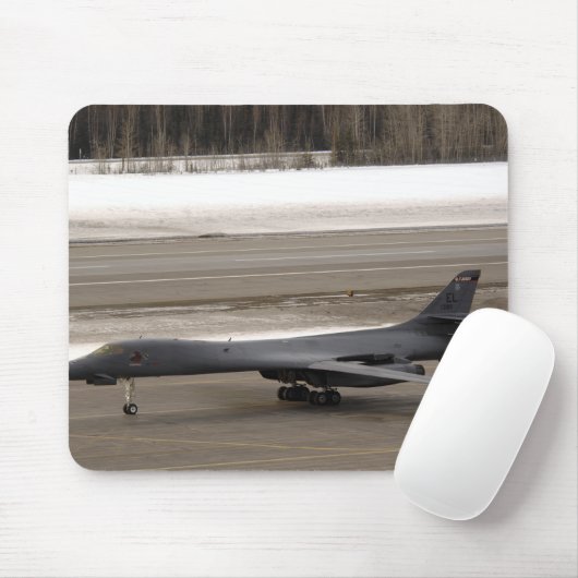 Een B-1B Lancer voert een aanraking uit en gaat Muismat (Met muis)