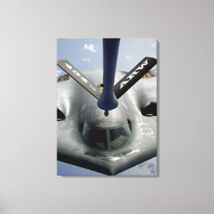 Een B-2-gedistilleerd vliegtuig in positie Canvas Afdruk