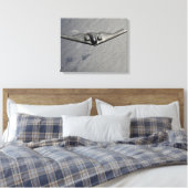 Een B-2-spirietvliegen over de Stille Oceaan Canvas Afdruk (Insitu (Slaapkamer))