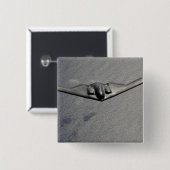 Een B-2-spirietvliegen over de Stille Oceaan Vierkante Button 5,1 Cm (Voorkant /achterkant)