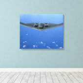 Een B-2-spirietzars door de lucht Canvas Afdruk (Insitu (Houten vloer))