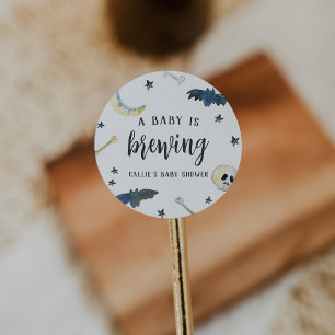 Een Baby breekt Cute Halloween Baby shower Ronde Sticker