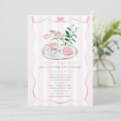 Een Baby brouwt Fancy Macaron Roze Boog Tea Party Kaart (Staand voorkant)