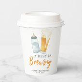 Een Baby brouwt flessenbier Baby shower Papieren Bekers (Voorkant)