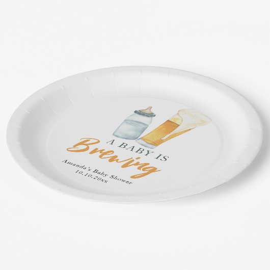 Een Baby brouwt flessenbier Baby shower Papieren Bordje (Gekanteld)