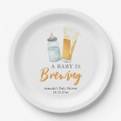 Een Baby brouwt flessenbier Baby shower Papieren Bordje (Voorkant)