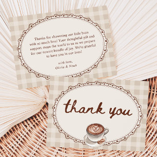 Een baby brouwt Gingham Coffee Baby Shower Bedankkaart