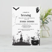 Een Baby brouwt Halloween zwart Baby shower Aankondiging (Staand voorkant)