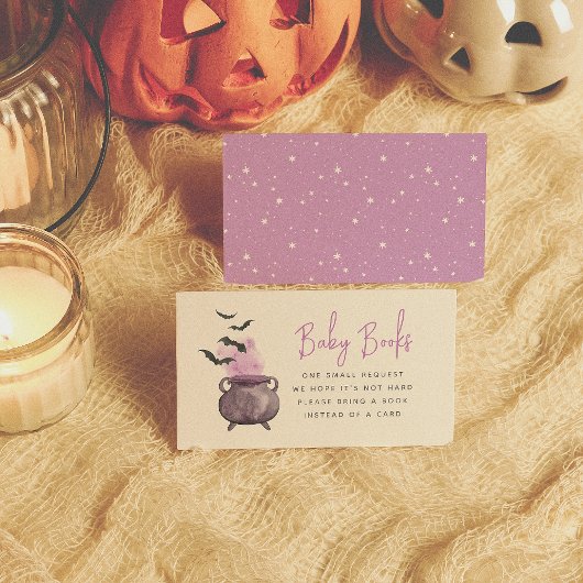 Een Baby brouwt Halloweenboeken voor Baby Informatiekaartje