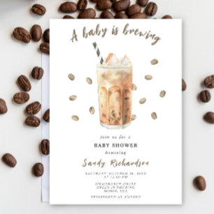 Een baby brouwt ijskoude koffie babyborrel kaart