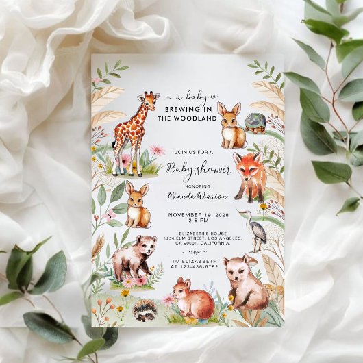 Een Baby brouwt in het Woodland Baby shower Kaart