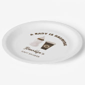 Een Baby brouwt koffie Baby shower bruin wit Papieren Bordje (Gekanteld)