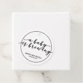 Een Baby brouwt zwart-wit Baby shower quote Bedankjes Labels (In situ)