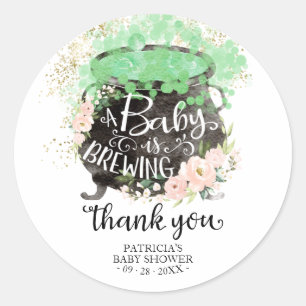Een baby is aan het brouwen Halloween Baby Shower Ronde Sticker