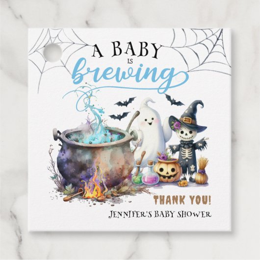 Een Baby is Brewing Boy Schattige Halloween Baby s Bedankjes Labels (Voorkant)