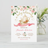 Een Baby is de Roze rozen van het Baby shower van Kaart (Staand voorkant)