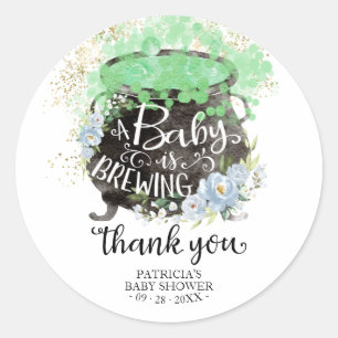 Een Baby is een halloween-Baby shower. Dank je. Ronde Sticker
