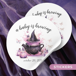 Een Baby is een roze halloween Baby shower Ronde Sticker