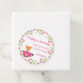 Een Baby is een roze Teacup Baby Girl Shower Bedankjes Labels (In situ)