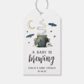 Een Baby is het Baby shower van de kattenhalloween Cadeaulabel (Voorkant)