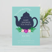 Een Baby is het Baby shower van de Tea Party Kaart (Staand voorkant)