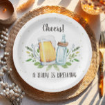 Een Baby is het Breken van Grieks Baby shower van  Papieren Bordje<br><div class="desc">♥ Deze papieren borden zijn een geweldige aanvulling op je feest! Een baby brouwt thema. Ontworpen om te voldoen aan ons Brewing thema collectie. ★ Personaliseer dit ontwerp eenvoudig met uw gegevens via de knop "AANPASSEN"! ★ Als u het coördineren van OVEREENKOMENDE PUNTEN nodig hebt, te controleren gelieve ons passend...</div>