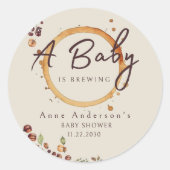 Een Baby is het brouwen van koffie Baby shower dan Ronde Sticker (Voorkant)