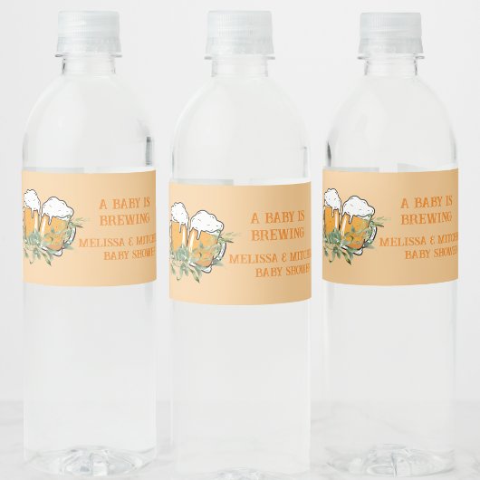 Een baby is het brouwen van koppels baby shower waterfles etiket