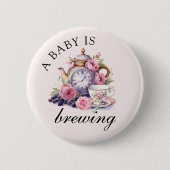 Een Baby is het brouwen van  theepot en theekopjes Ronde Button 5,7 Cm (Voorkant)