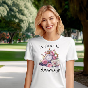 Een baby is in de maak Vintage theepot en theekopj T-shirt