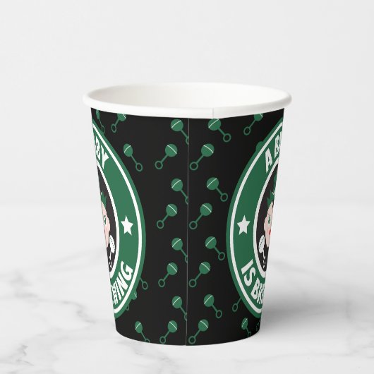 Een baby is koffie papieren bekers (Rechts)