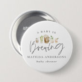 Een baby is waterverf bier baby shower brouwen ronde button 7,6 cm (Voorkant /achterkant)