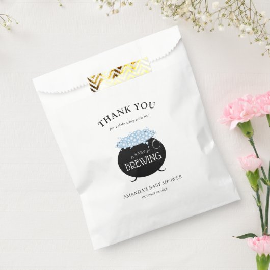 Een baby jongen is het brouwen van Halloween Baby  Bedankzakje (Gezegeld)