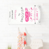 Een baby meisje is het brouwen van roze Halloween  Spandoek (Insitu)