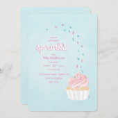 Een baby sprinkle doucheuitnodiging met cupcake kaart (Voorkant / Achterkant)
