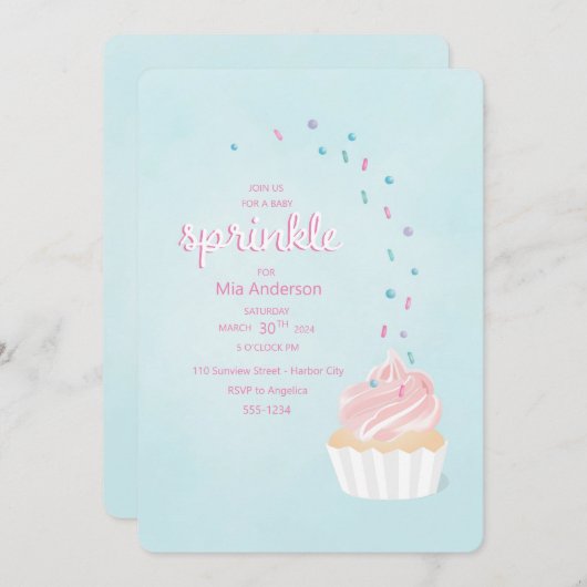 Een baby sprinkle doucheuitnodiging met cupcake kaart (Voorkant / Achterkant)